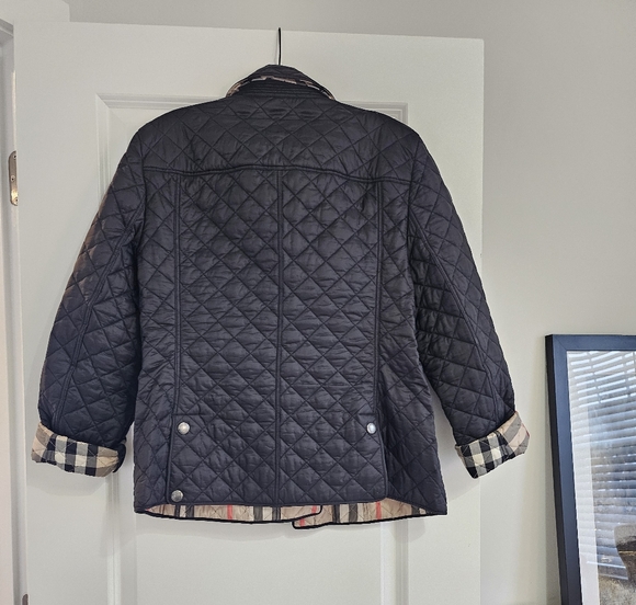 Burberry - Picture 3 of 9